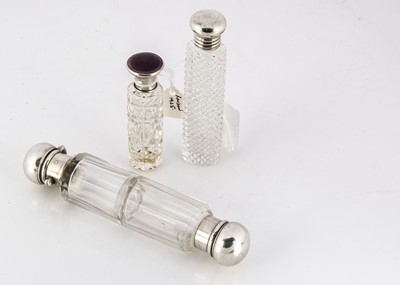 Lot 525 - A Victorian cut glass double ended scent bottle