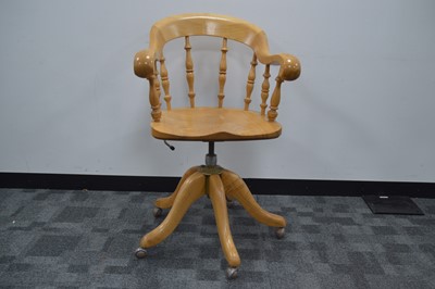 Lot 69 - A very high-quality Windsor style English oak swivel chair