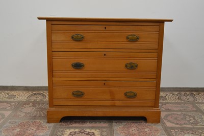 Lot 117 - An Edwardian three drawer chest of drawers