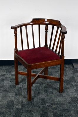 Lot 556 - An Edwardian and later mahogany corner chair