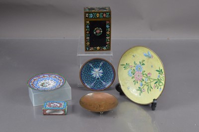 Lot 335 - Various cloisonné enamel items including an early 20th Century Chinese box and cover