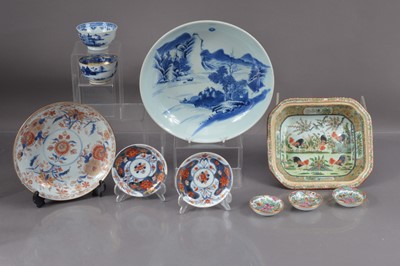 Lot 376 - A group of Oriental ceramics including a Japanese Arita porcelain bowl