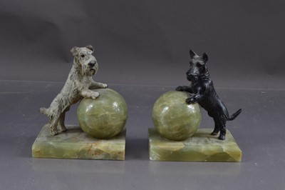 Lot 418 - A decorative pair of Art Deco 'Scottie dog' bookends