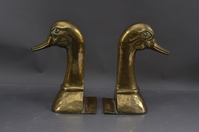 Lot 419 - A vintage pair of Mid-20th Century heavy brass duck's head bookends