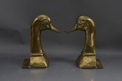 Lot 419 - A vintage pair of Mid-20th Century heavy brass duck's head bookends