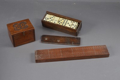 Lot 472 - Three treen items