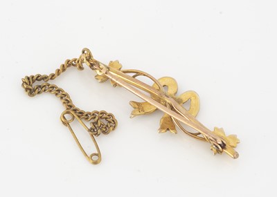 Lot 57 - An Edwardian 9ct gold and seed pearl bar brooch