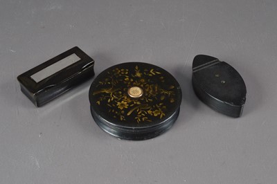 Lot 478 - A group of three 19th Century snuff boxes