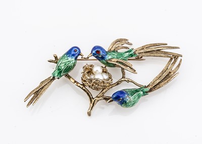 Lot 46 - A continental gold seed pearl and enamel bird brooch