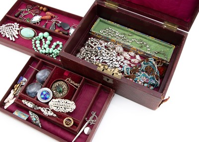 Lot 64 - A box of silver and costume jewellery