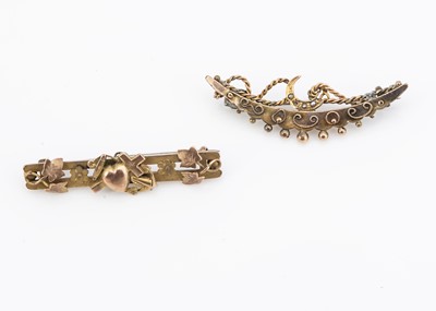 Lot 67 - A Victorian 9ct gold bar brooch