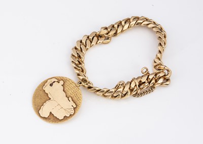 Lot 114 - A Venezuelan 18k marked curb link bracelet