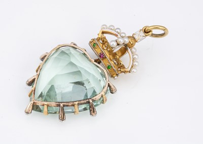 Lot 121 - An impressive aquamarine, diamond and crown set pendant