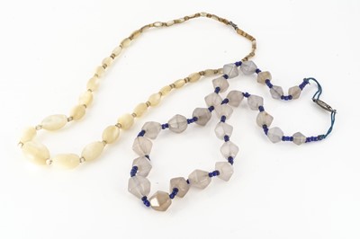 Lot 8 - An Art Deco agate and glass bead necklace
