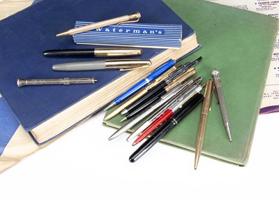 Lot 187 - A collection of vintage and modern pens