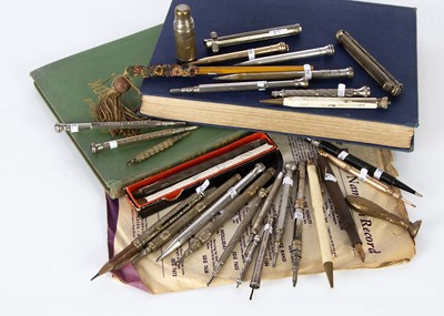 Lot 195 - A collection of vintage pens and pencils