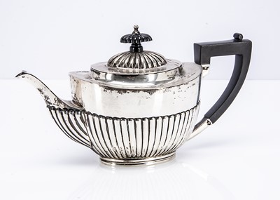 Lot 247 - A George V silver teapot by HEB FEB