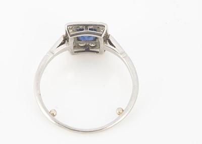 Lot 91 - A sapphire and diamond dress ring
