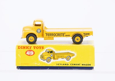 Lot 23 - A Dinky Toys 419 Leyland Cement Wagon