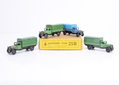 Lot 39 - A Dinky Toys 25b Covered Van Trade Box