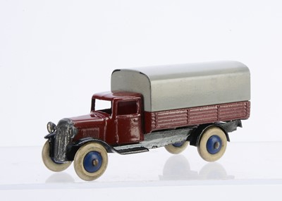 Lot 42 - A Dinky Toys 25b Covered Van