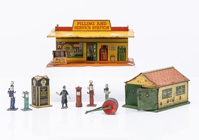 Lot 91 - Pre-War Dinky Toys 48 Petrol Station