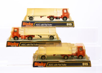 Lot 108 - Dinky Toys 915 A.E.C with Flat Trailer