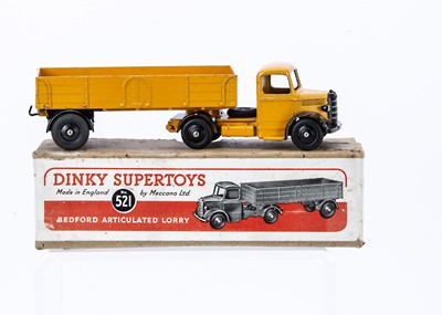 Lot 128 - A Dinky Supertoys 521 Bedford Articulated Lorry