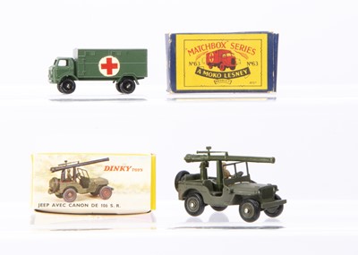 Lot 154 - A French Dinky Toys 829 Jeep 106SR Gun Carrier