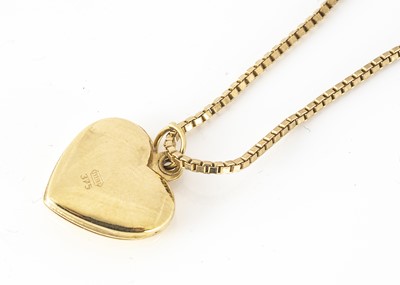 Lot 347 - A 9ct gold heart shaped locket and chain