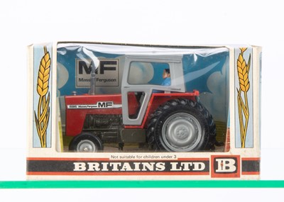 Lot 254 - A Britains 1:32 Scale Massey Ferguson 595 Tractor No.9522