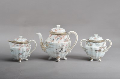 Lot 139 - A 20th century Japanese porcelain three-piece tea set