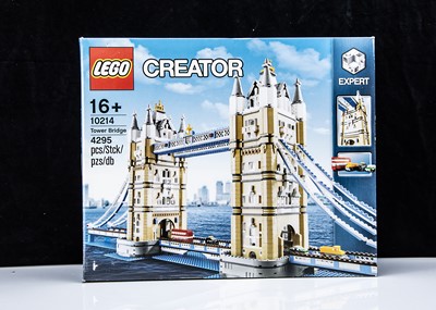 Lot 333 - Lego Creator Expert Set Tower Bridge 10214 Constructed