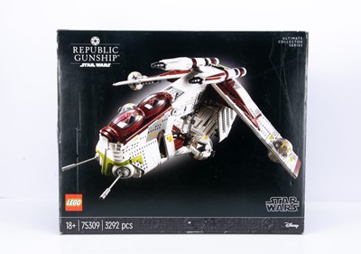 Lot 353 - Lego Star wars Ultimate Collectors Series 75309 Republic Gunship Constructed