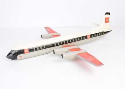 Lot 438 - A 1960's-70's 1:72 'BEA' Vickers Vanguard Travel Agency Display Model