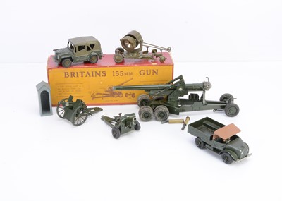 Lot 590 - Britains guns and vehicles comprising complete boxed 155mm gun 