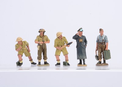 Lot 627 - Loose King & Country Desert campaign figures  comprising British 8th Army artillerymen (3) and Afrika Korps soldiers (2)