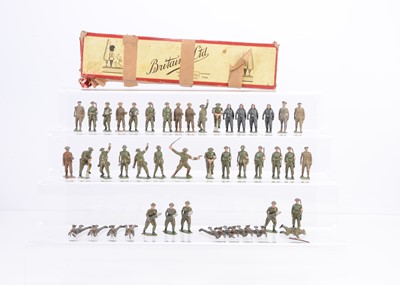 Lot 640 - Loose Britains British Army comprising set 1858 British Infantry in full Battledress (slung rifles)