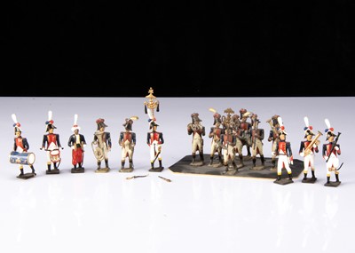 Lot 663 - Mignot France marching French bandsmen comprising pre WW2 figures (9) on base - generally P-F