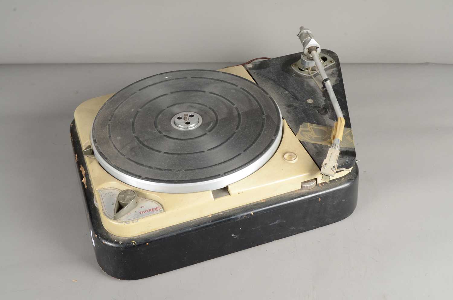 800 - Thorens TD 124 Turntable ,