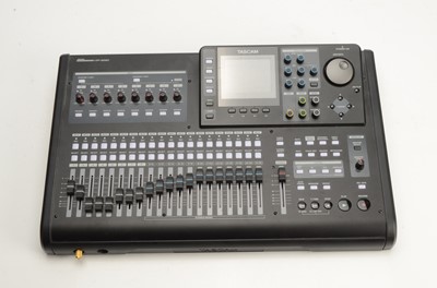 Lot 814 - Tascam DP-32SD Digital Portastudio / boxes of leads