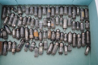 Lot 839 - Small Valves