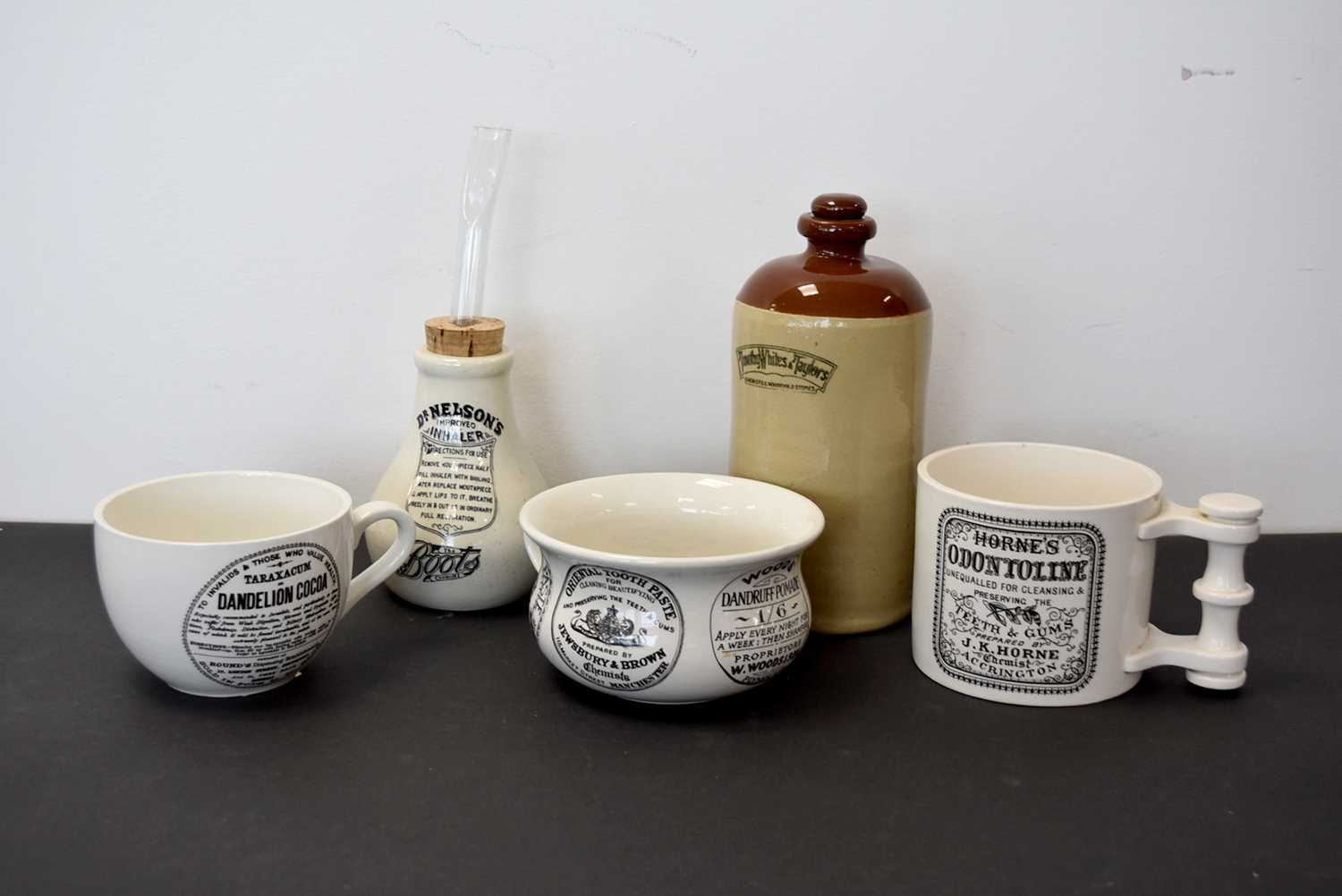 Lot 124 - A Dr Nelson's Improved Inhaler,