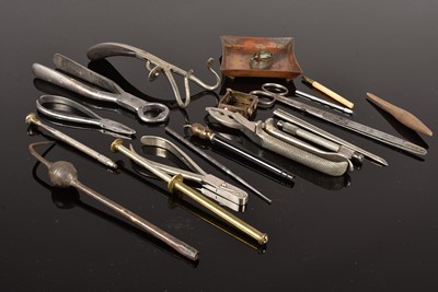 Lot 136 - An assortment of vintage Dental Tools