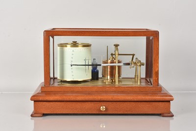 Lot 157 - A modern cased Barograph