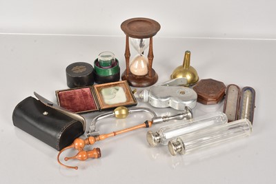 Lot 212 - An assortment of various items