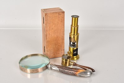 Lot 258 - An unsigned Student Microscope