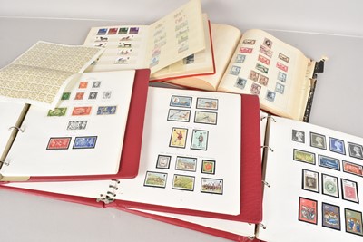 Lot 467 - A collection of World and GB Stamps