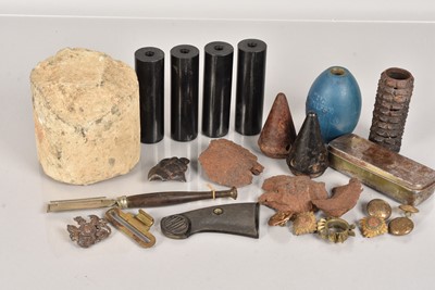 Lot 587 - An assortment of various items