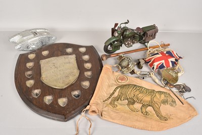 Lot 600 - A collection of various items